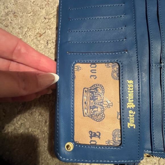 Rare Juicy Couture blue velvet wallet - Picture 7 of 7